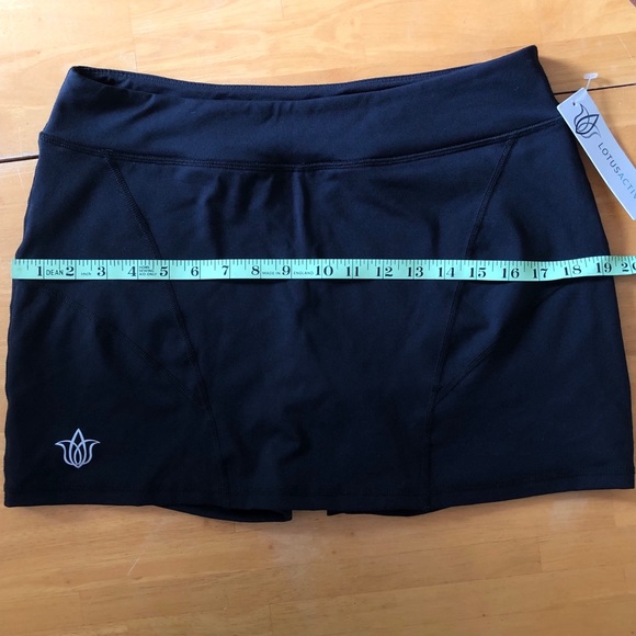 🧘🏻♀️ Lotus Activa Black Athletic Skort - Picture 10 of 11